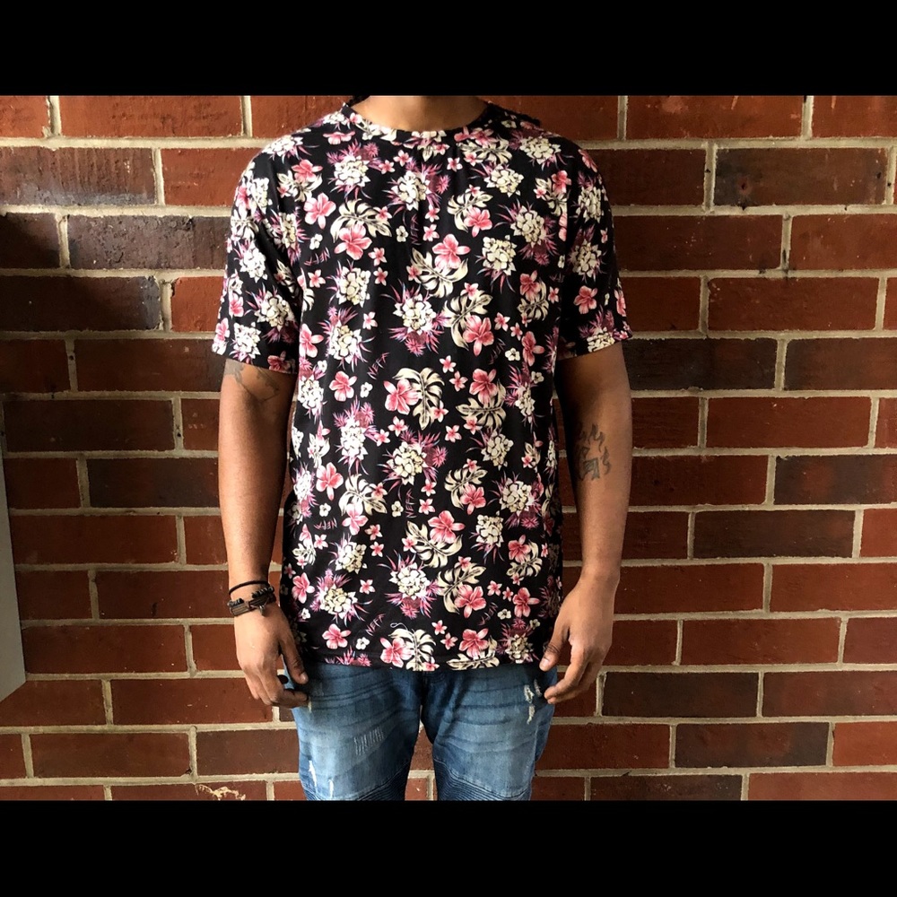 (SOLD) Floral T-Shirt - Picture 1 of 2
